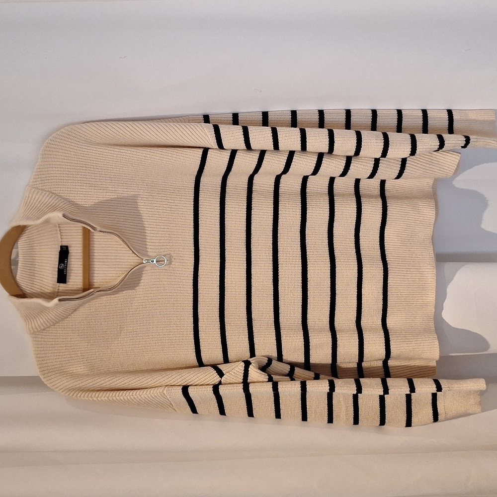 Lillusory 1/4 stripe pullover size extra large